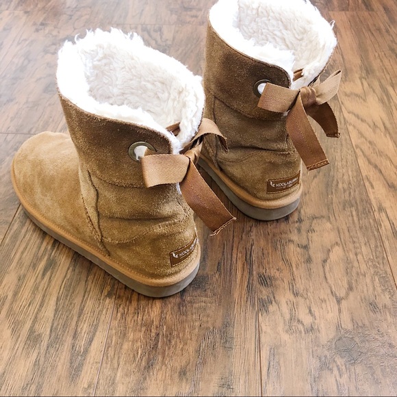 SOLD UGG • Koolaburra Andrah boot short chestnut suede faux shearling sherpa bow - Picture 5 of 14